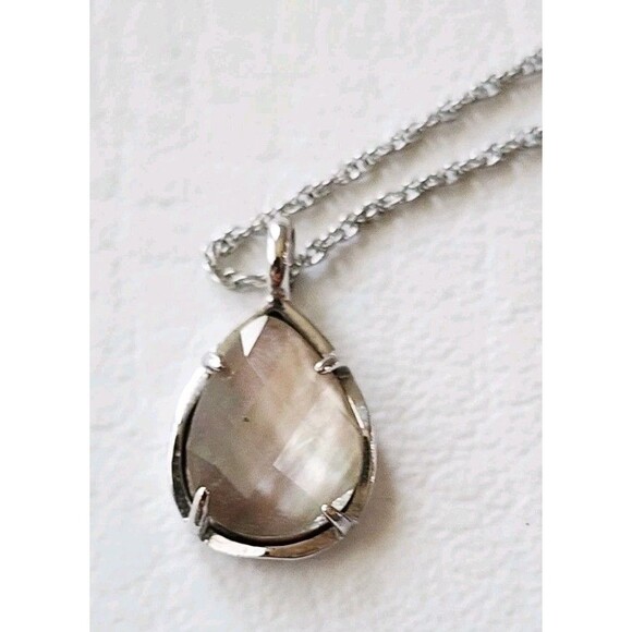 Kendra Scott KIRI Clear Mother Pearl Pendant on Silver Tone Chain Necklace - Picture 2 of 6